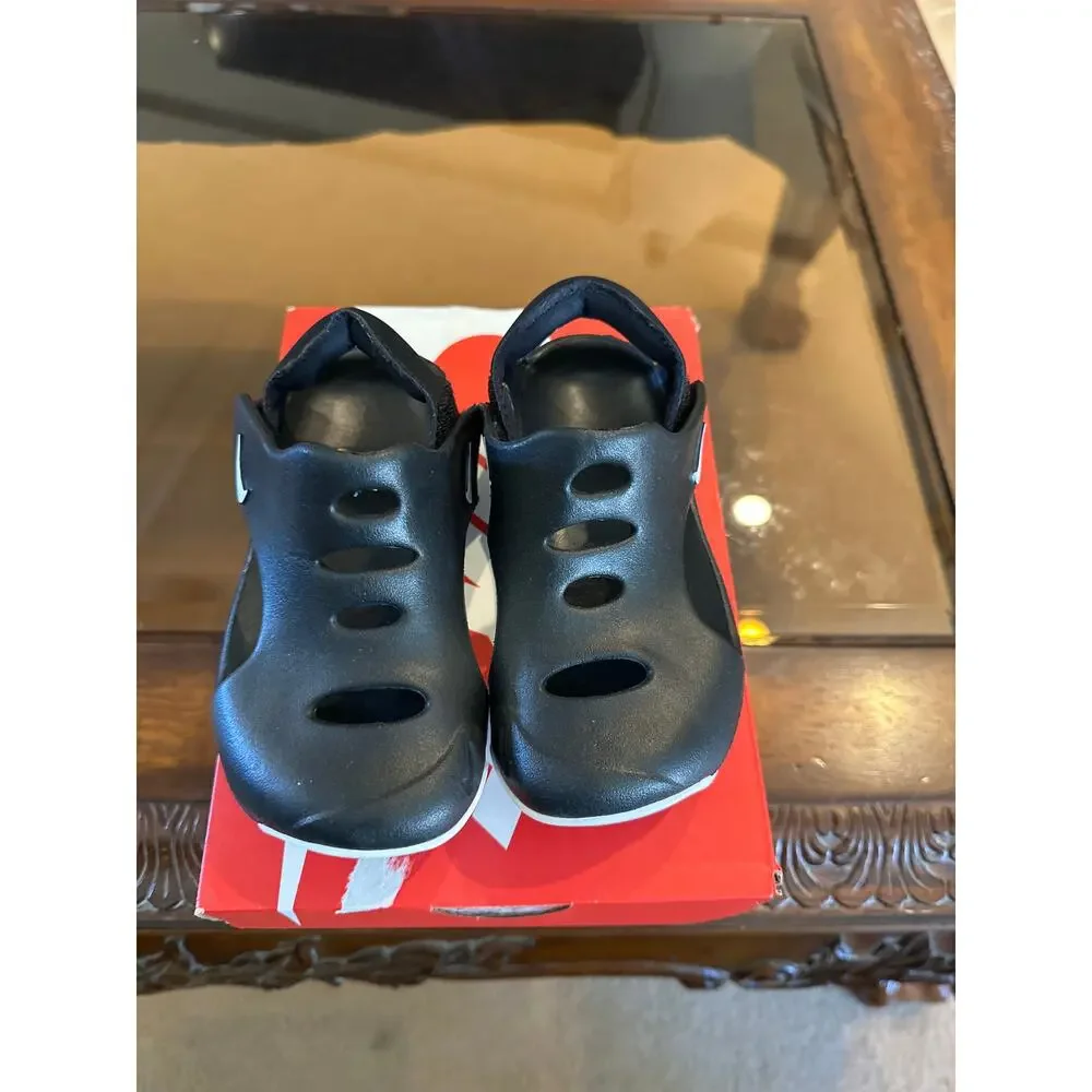 Boys Nike Sunray Protect 3. Size 9C